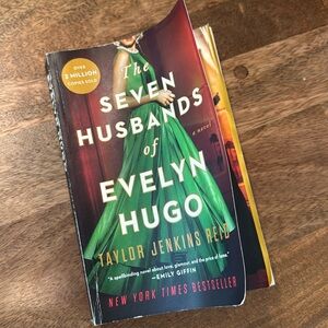 Pre-read book:  The seven husbands of Evelyn Hugo